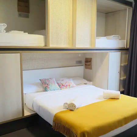 Cats Hostel San Sebastian *