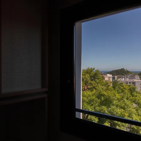 Cats Hostel San Sebastian *