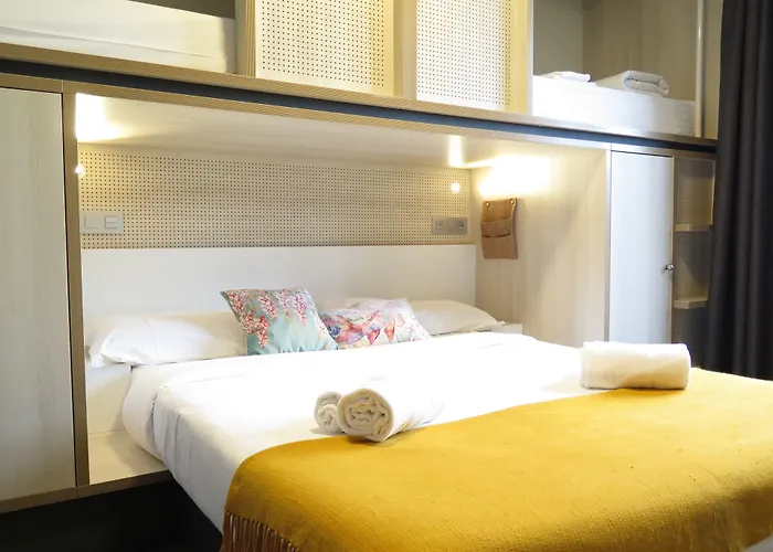 Хостел Cats Hostel San Sebastian Сан-Себастьян