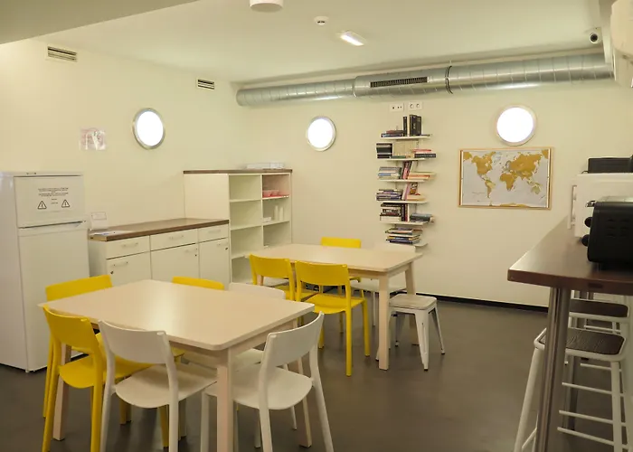 Хостел Cats Hostel San Sebastian *