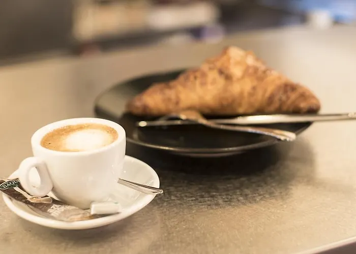 Хостел Cats Hostel San Sebastian Сан-Себастьян